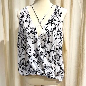 NWT Lush Sleeveless Blouse Cream-Black Floral Size Small